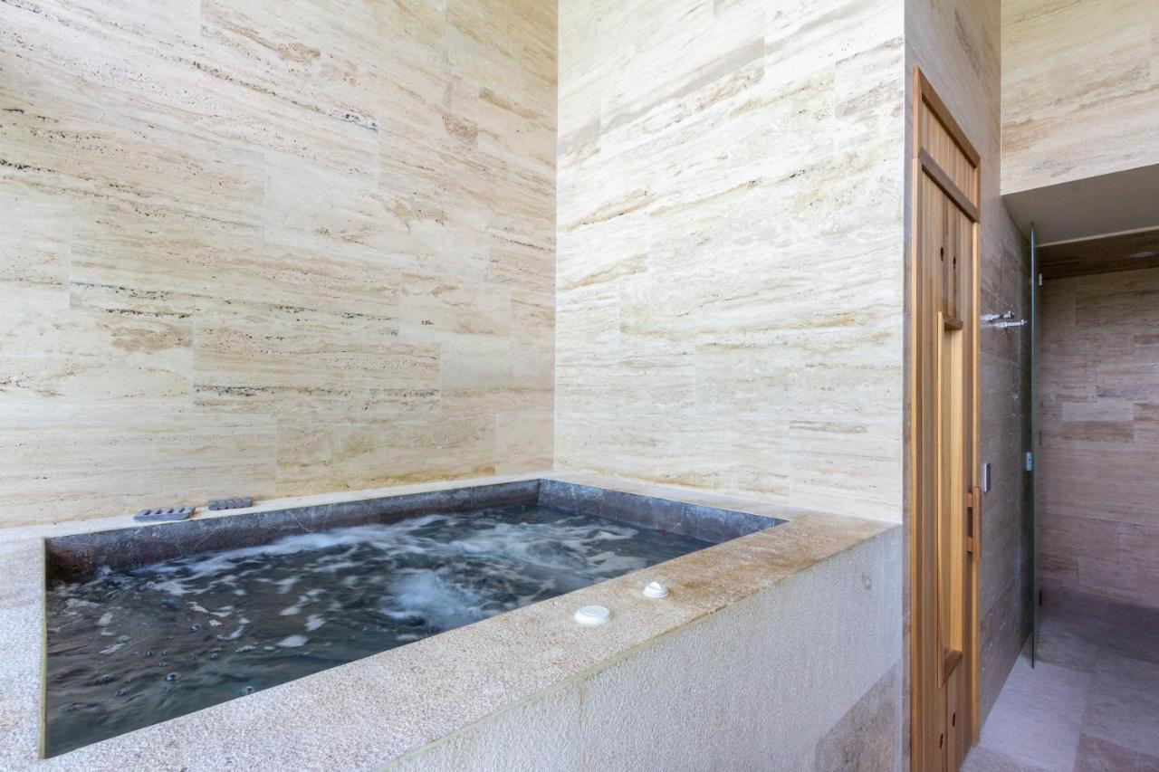 Awa, 2 Bedrooms, Playacar Villa